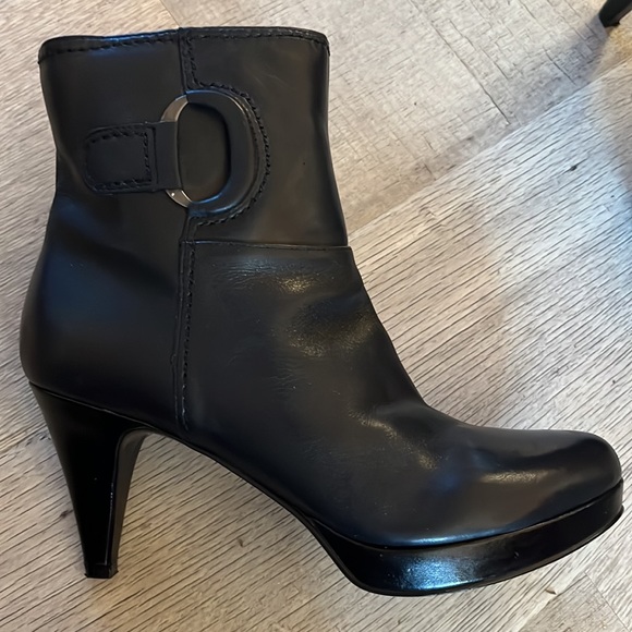 Nine West Booties 7M - Picture 1 of 5